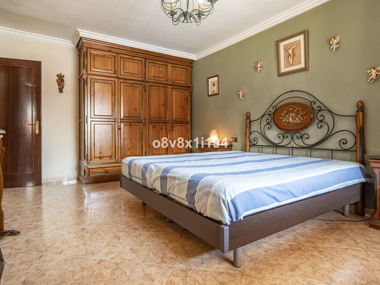 Villa for Sale in Ciudad Jardín, Malaga 19