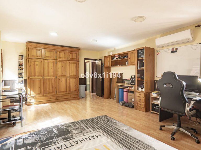 Villa for Sale in Ciudad Jardín, Malaga 23