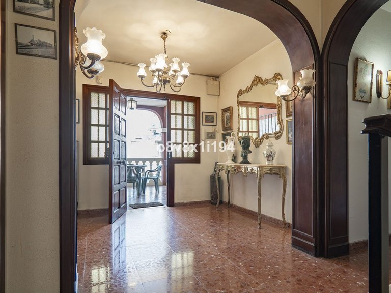 Villa for Sale in Ciudad Jardín, Malaga 25