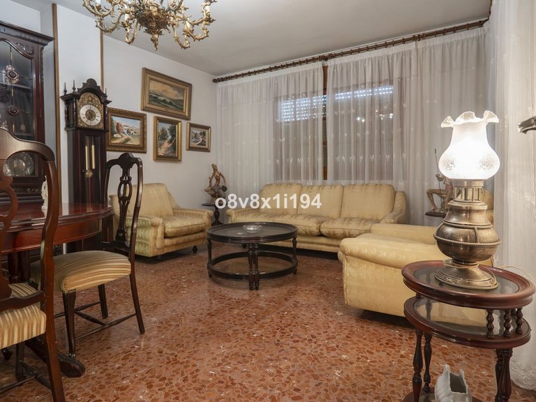 Villa for Sale in Ciudad Jardín, Malaga 28