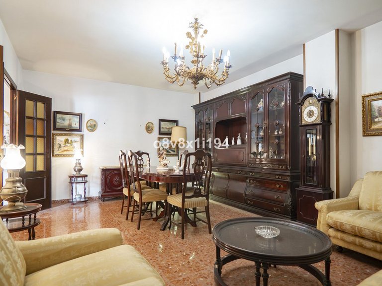 Villa for Sale in Ciudad Jardín, Malaga 29
