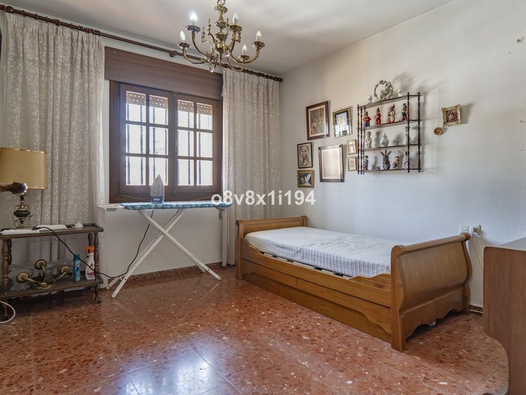 Villa for Sale in Ciudad Jardín, Malaga 36