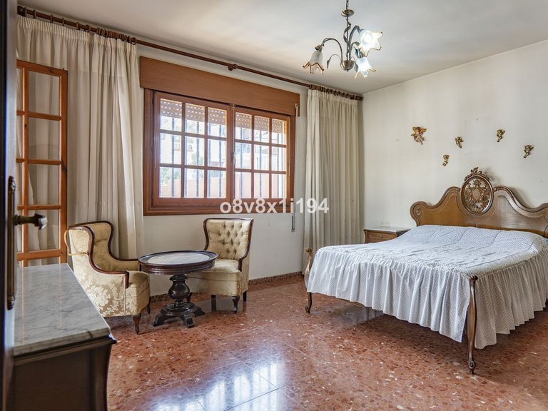 Villa for Sale in Ciudad Jardín, Malaga 39