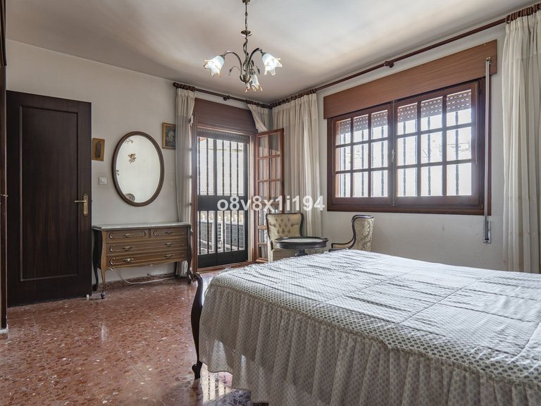Villa for Sale in Ciudad Jardín, Malaga 41