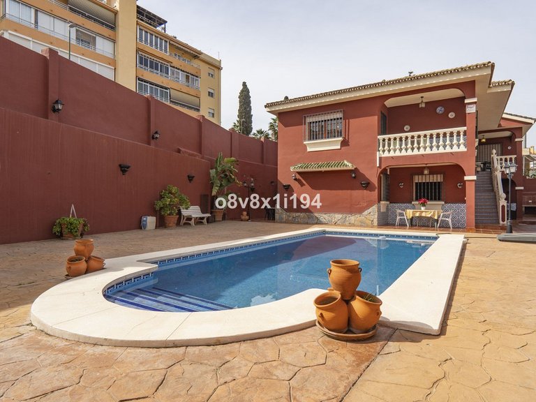 Villa for Sale in Ciudad Jardín, Malaga 56