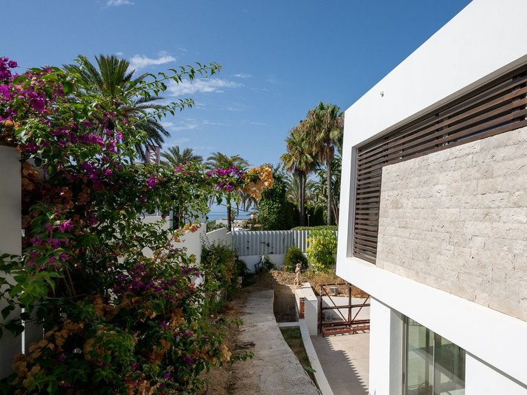 Villa for Sale in Marbesa, Malaga 27