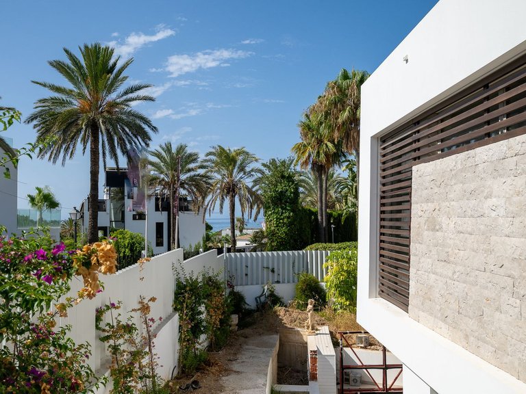 Villa for Sale in Marbesa, Malaga 28