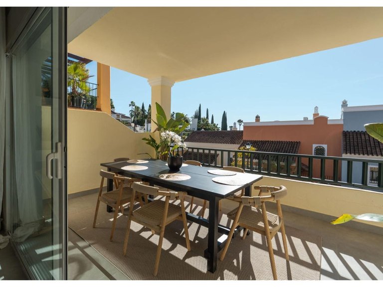 Villa for Sale in Nueva Andalucía, Malaga 18