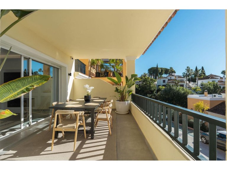 Villa for Sale in Nueva Andalucía, Malaga 20