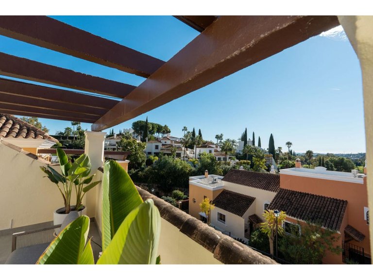 Villa for Sale in Nueva Andalucía, Malaga 27