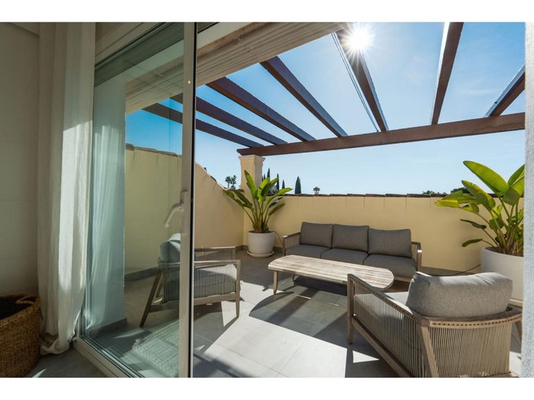 Villa for Sale in Nueva Andalucía, Malaga 30
