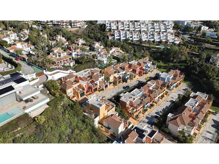 Villa for Sale in Nueva Andalucía, Malaga 40