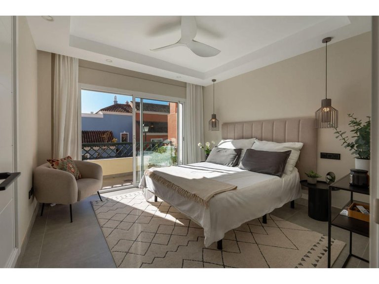 Villa for Sale in Nueva Andalucía, Malaga 6