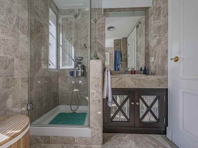 Apartment for Sale in Nueva Andalucía, Malaga 12