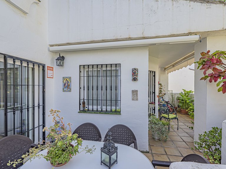 Apartment for Sale in Nueva Andalucía, Malaga 18