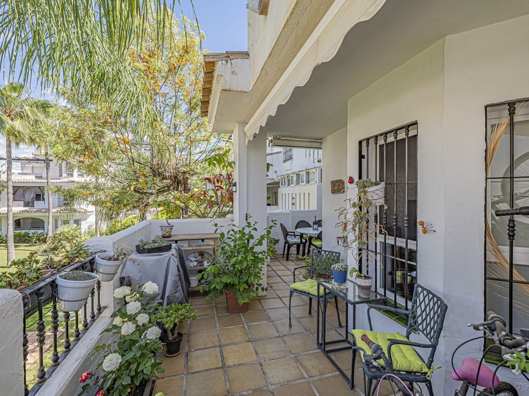 Apartment for Sale in Nueva Andalucía, Malaga 2
