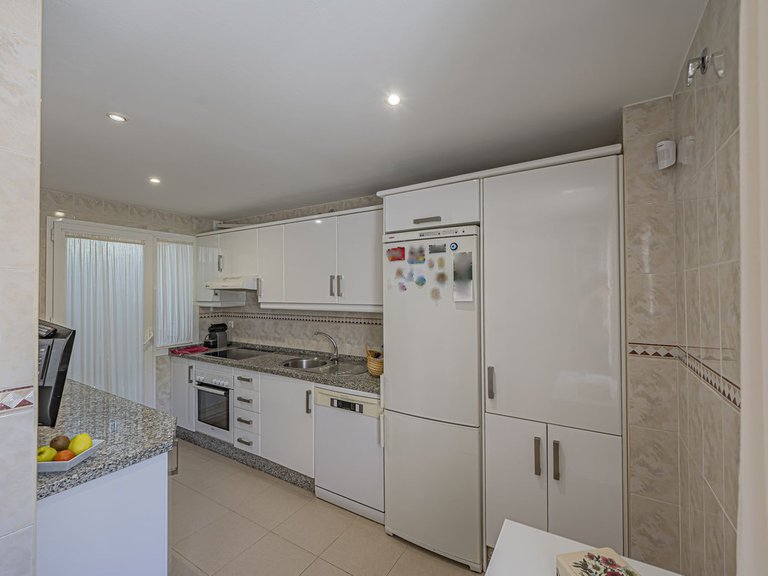 Apartment for Sale in Nueva Andalucía, Malaga 21