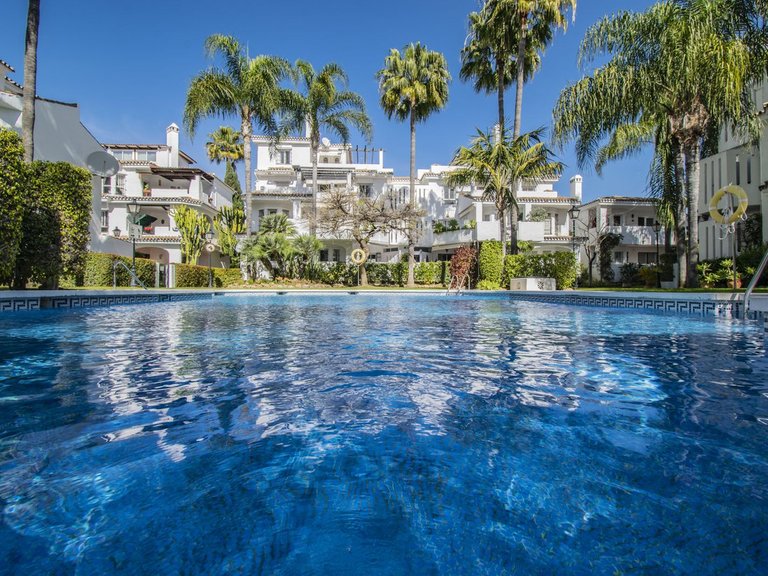 Apartment for Sale in Nueva Andalucía, Malaga 23