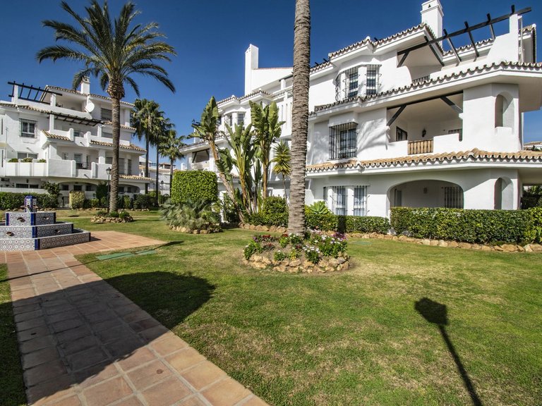 Apartment for Sale in Nueva Andalucía, Malaga 25