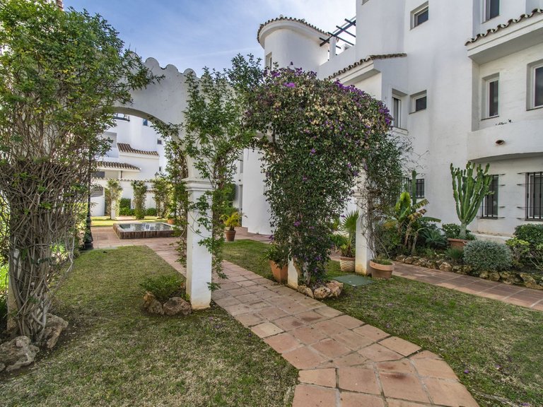 Apartment for Sale in Nueva Andalucía, Malaga 29