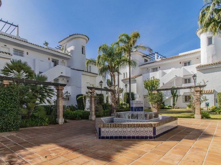 Apartment for Sale in Nueva Andalucía, Malaga 31
