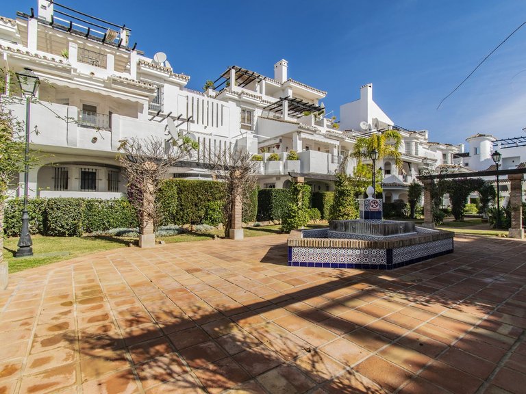 Apartment for Sale in Nueva Andalucía, Malaga 33