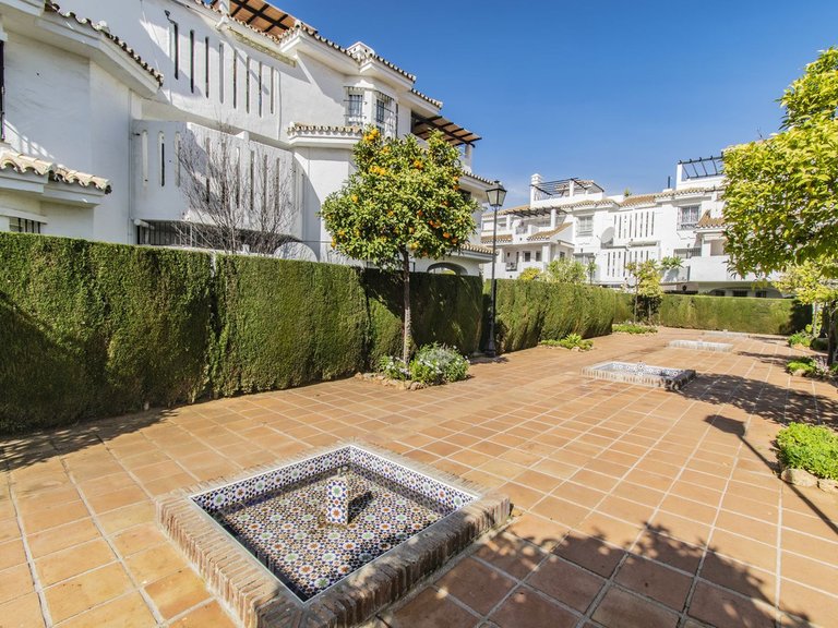 Apartment for Sale in Nueva Andalucía, Malaga 34