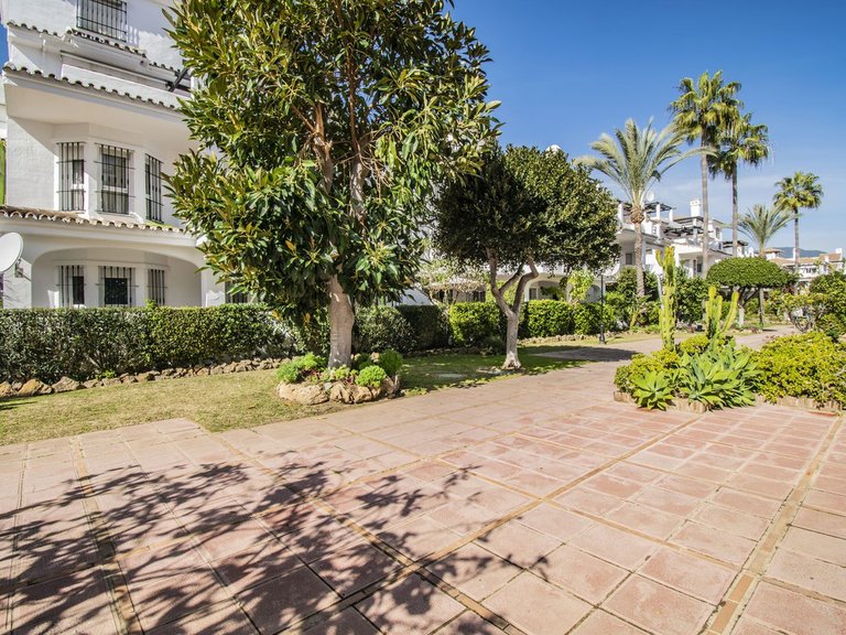 Apartment for Sale in Nueva Andalucía, Malaga 35