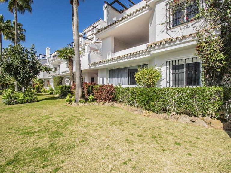 Apartment for Sale in Nueva Andalucía, Malaga 36