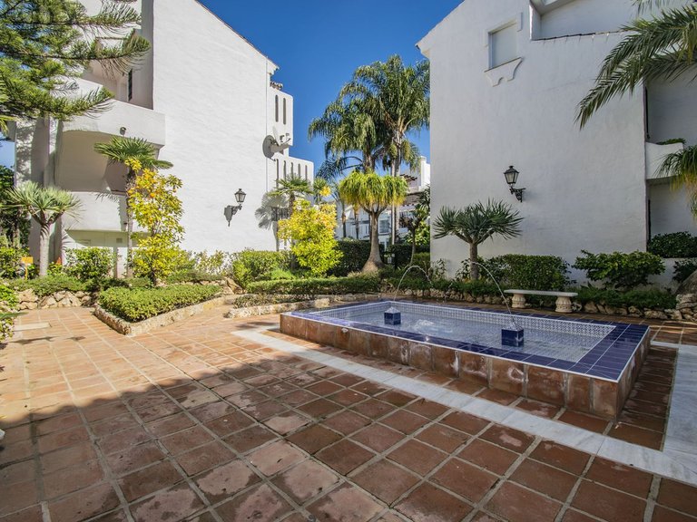 Apartment for Sale in Nueva Andalucía, Malaga 38