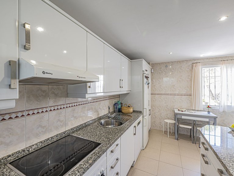 Apartment for Sale in Nueva Andalucía, Malaga 9