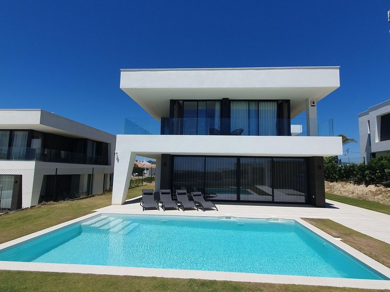 Villa for Sale in La Duquesa, Malaga 3