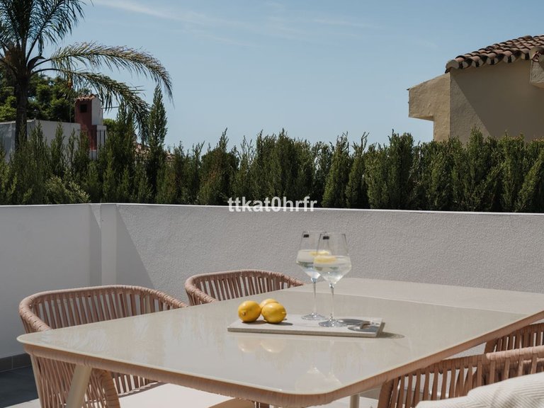 Villa for Sale in Nueva Andalucía, Malaga 15