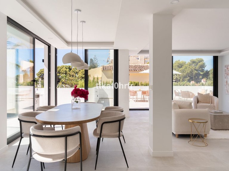 Villa for Sale in Nueva Andalucía, Malaga 2