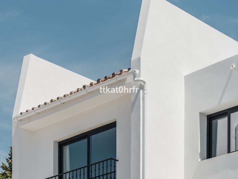 Villa for Sale in Nueva Andalucía, Malaga 35