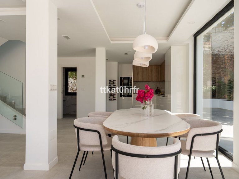 Villa for Sale in Nueva Andalucía, Malaga 7