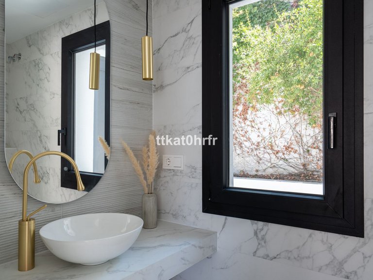 Villa for Sale in Nueva Andalucía, Malaga 8