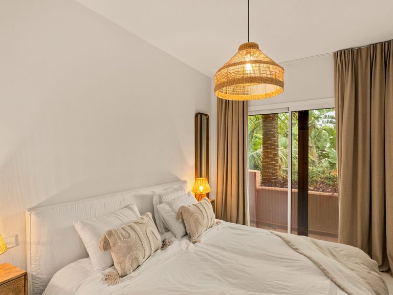 Villa for Sale in The Golden Mile, Malaga 15