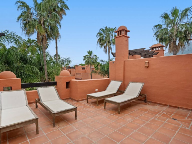 Villa for Sale in The Golden Mile, Malaga 27