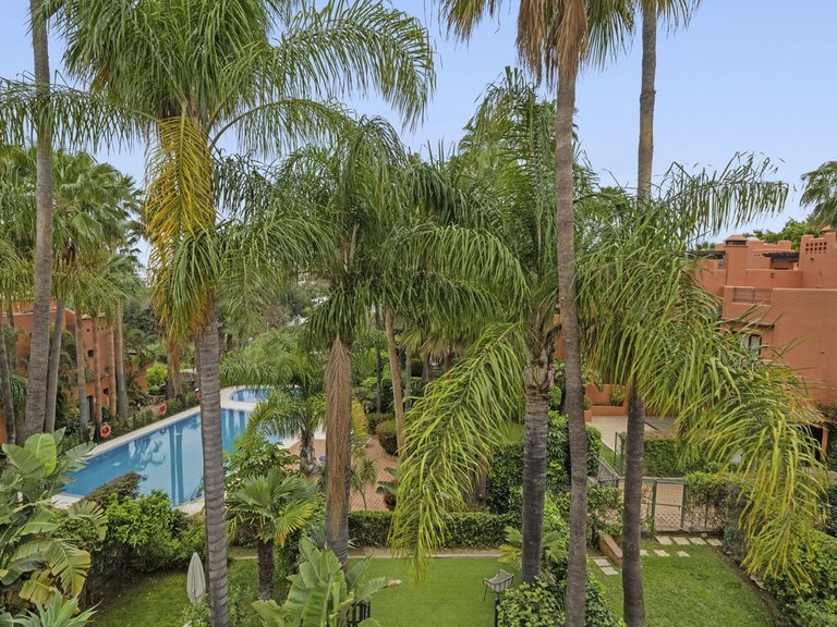 Villa for Sale in The Golden Mile, Malaga 31