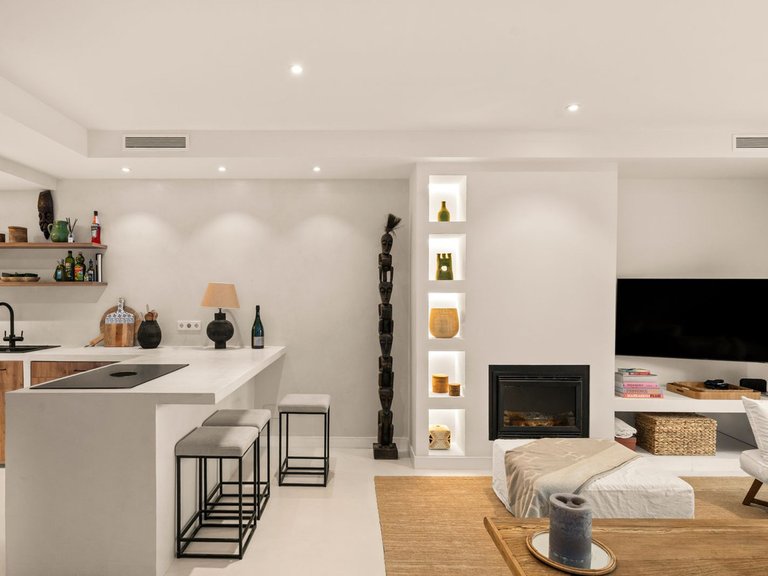 Villa for Sale in The Golden Mile, Malaga 7