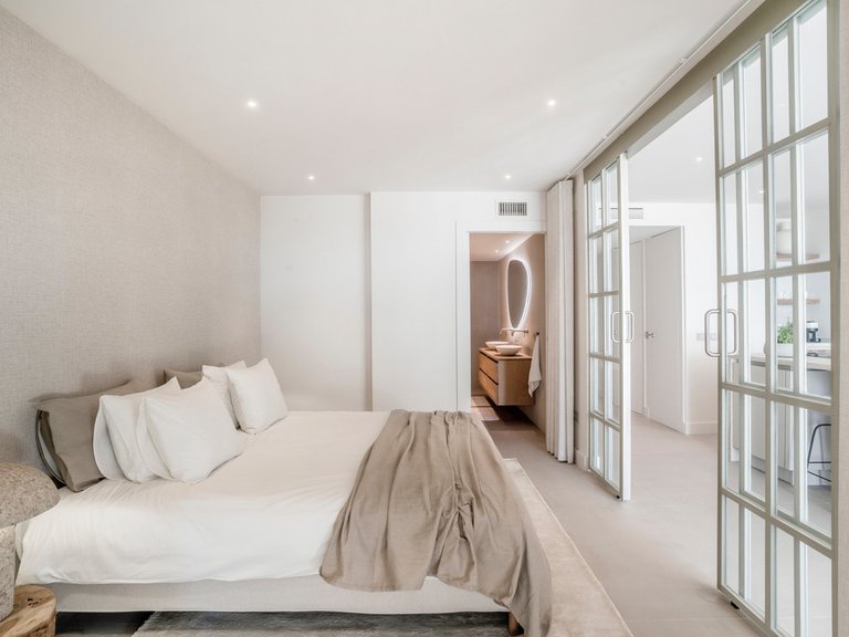 Apartment for Sale in Nueva Andalucía, Malaga 22