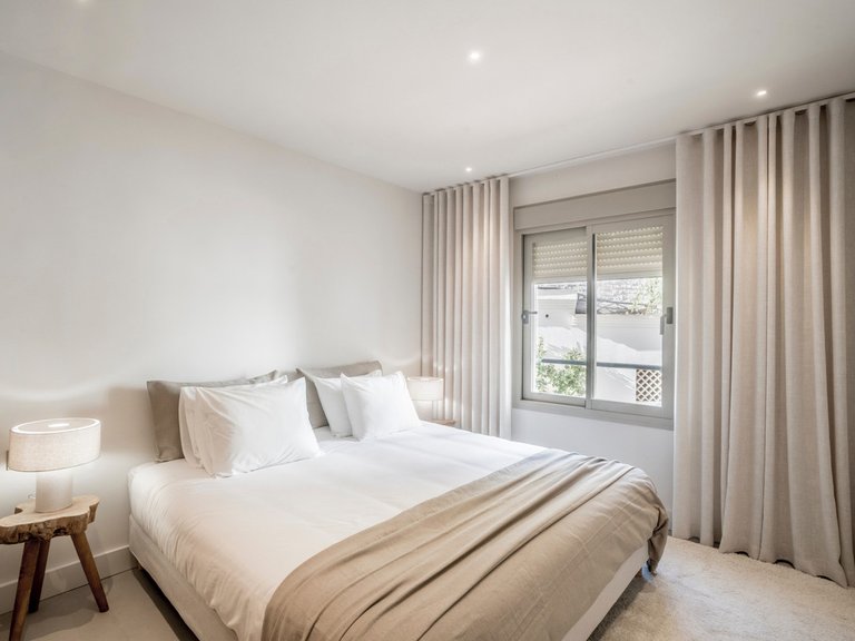Apartment for Sale in Nueva Andalucía, Malaga 25