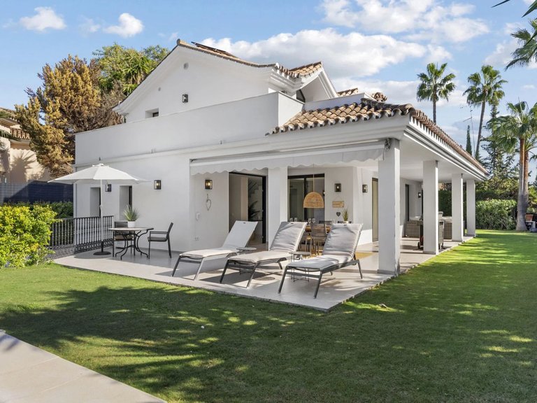 Villa for Sale in Costa del Sol Nueva Andalucía, Malaga 10