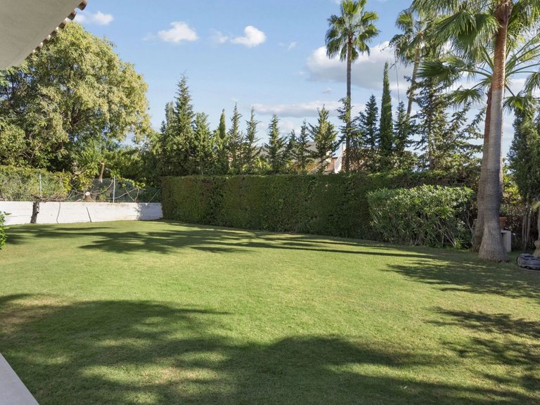 Villa for Sale in Costa del Sol Nueva Andalucía, Malaga 14