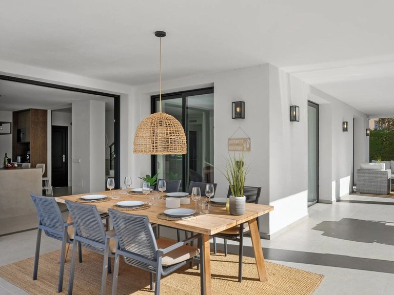 Villa for Sale in Costa del Sol Nueva Andalucía, Malaga 3