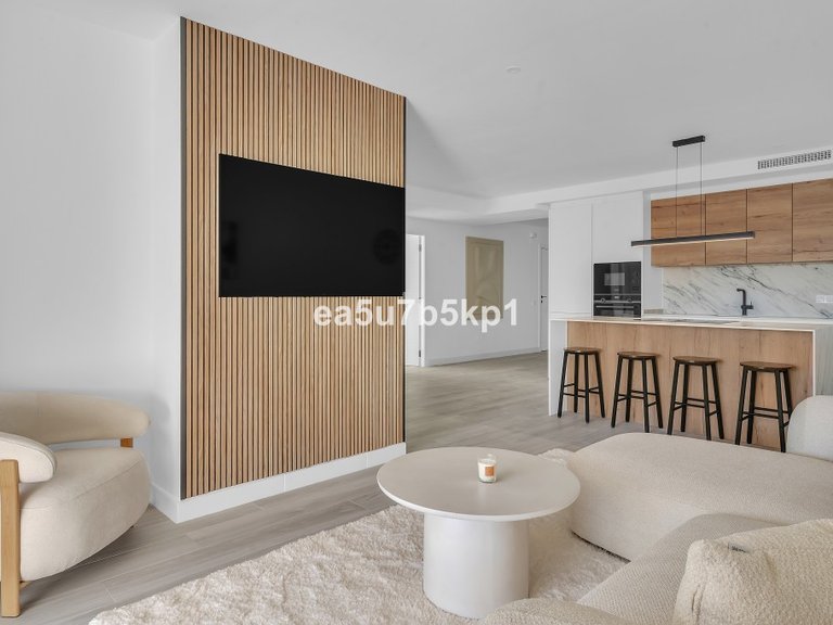 Apartment for Sale in Nueva Andalucía, Malaga 1