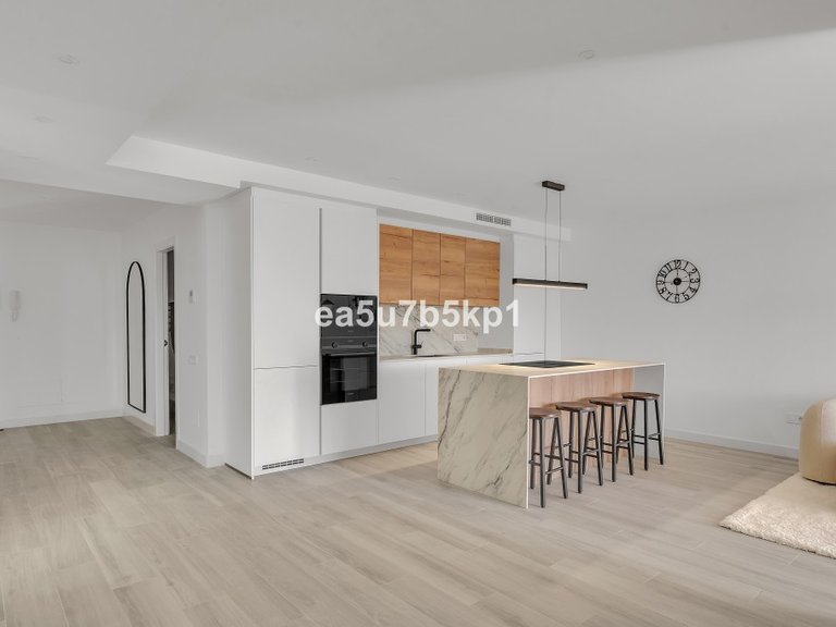 Apartment for Sale in Nueva Andalucía, Malaga 10
