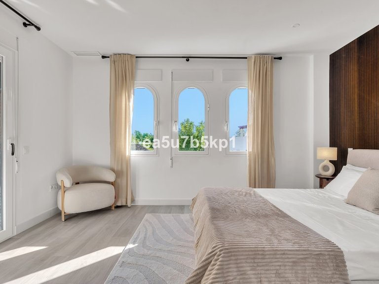 Apartment for Sale in Nueva Andalucía, Malaga 4