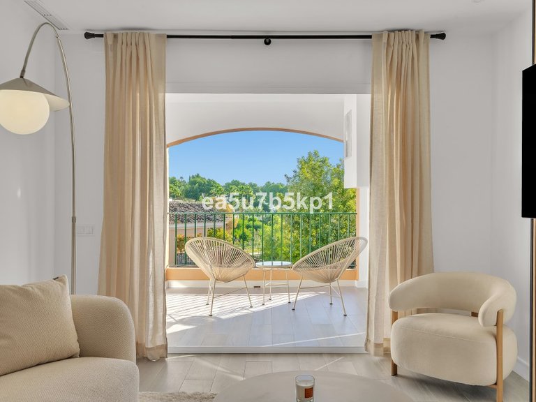 Apartment for Sale in Nueva Andalucía, Malaga 6